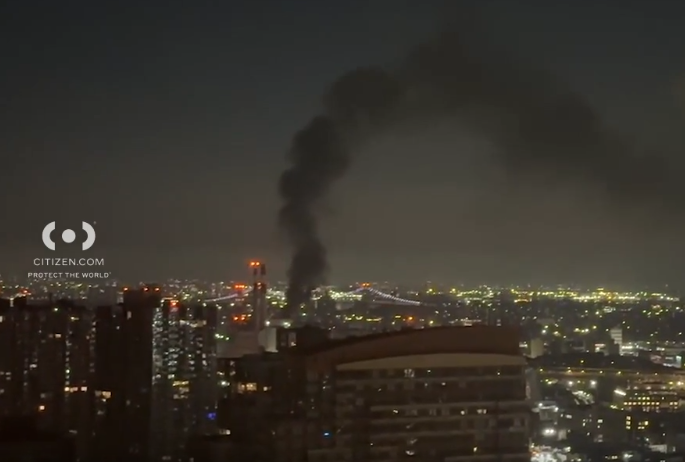 An early morning fire near the Ravenswood Generating Station in Long Island City sent thick black smoke over Western Queens on July 16..